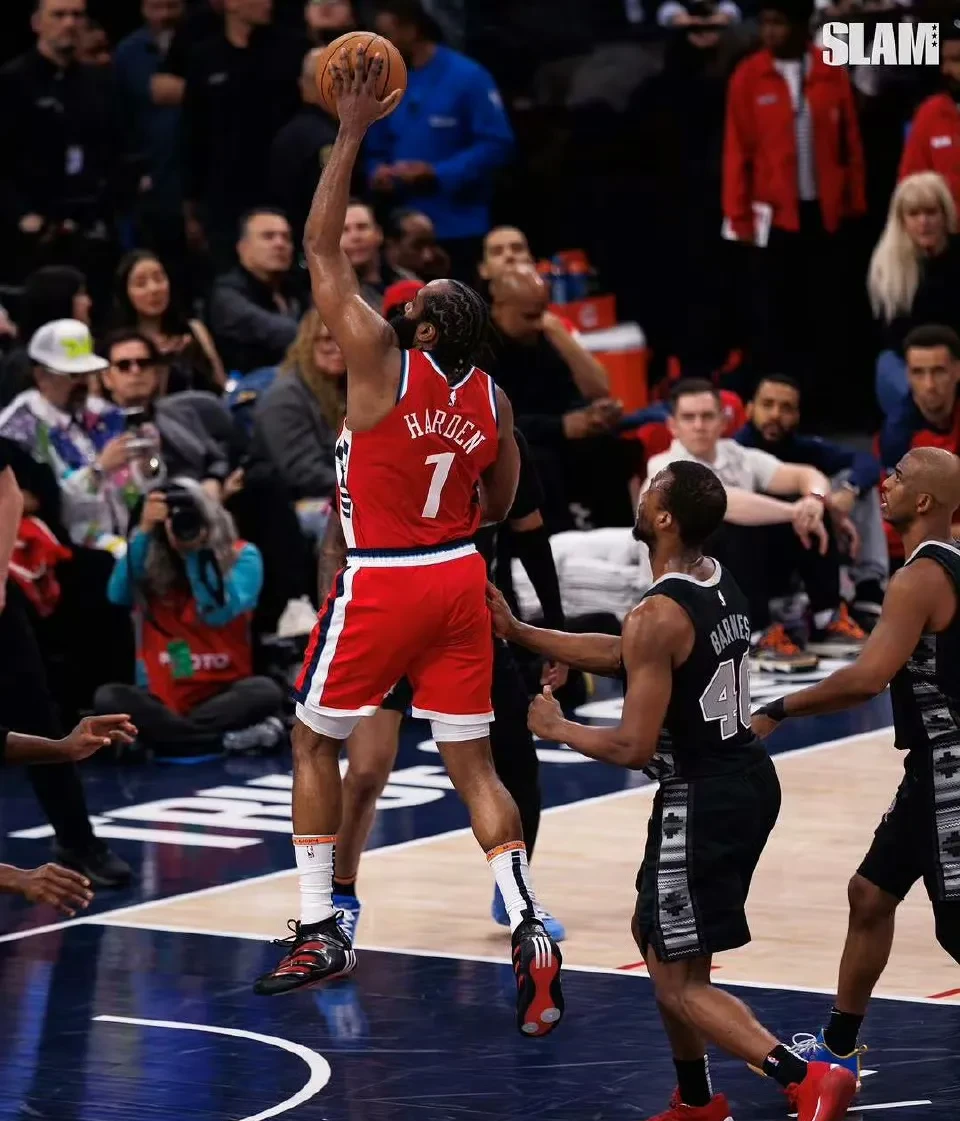 包含亚运会常规赛激情夜！库里里突外投，明尼苏达森林狼横扫洛杉矶湖人的词条