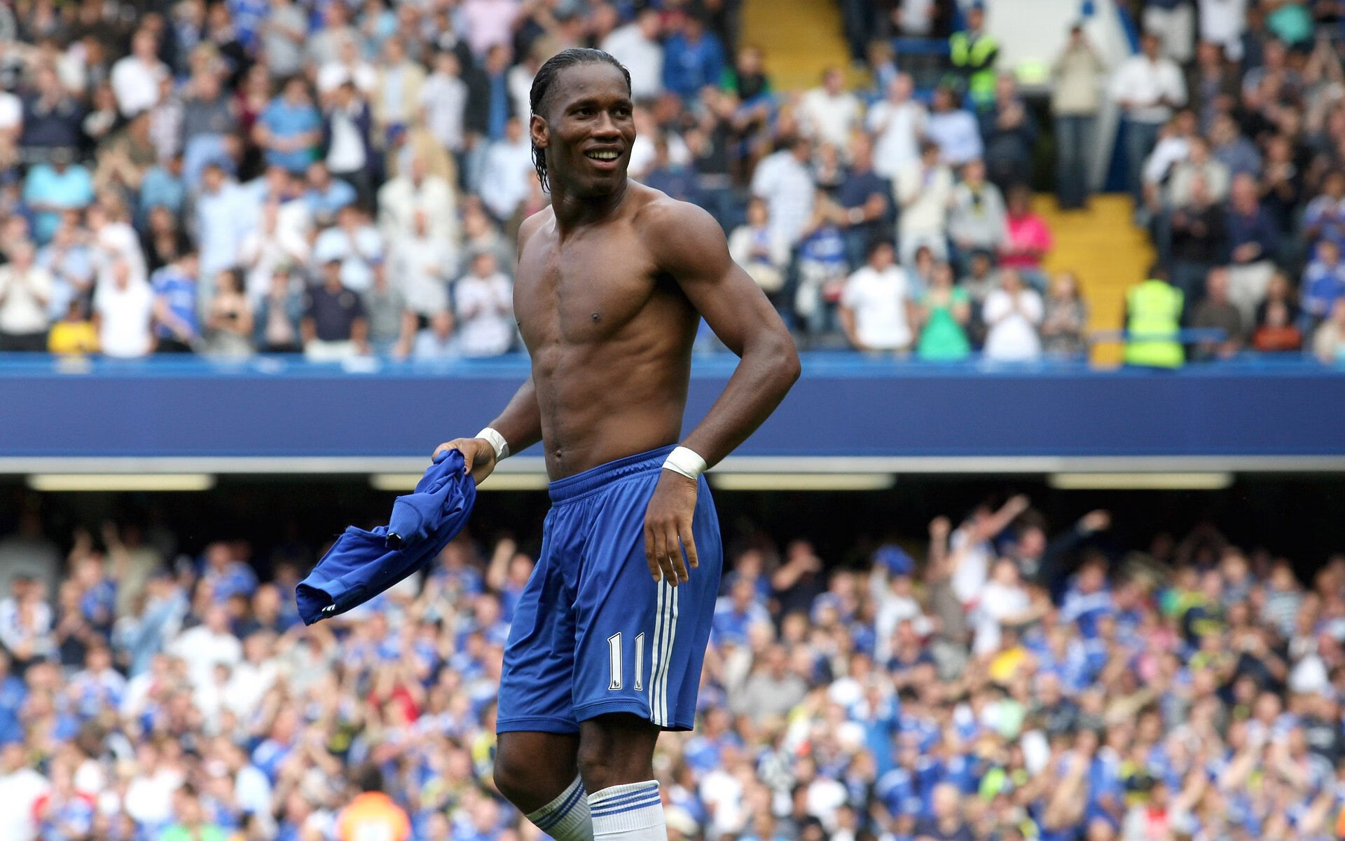 肖若腾赛后谦逊发言登热搜,上海申花小胜利雅得新月引发热议的简单介绍